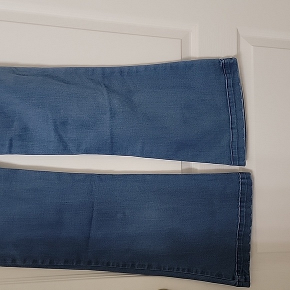 American Eagle Size 2 A-Line Denim Blue Jeans. Retro! Excellent Used Condition - Picture 15 of 15